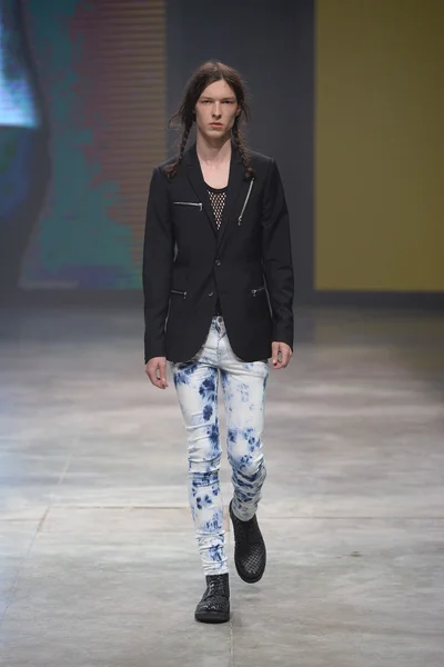 Look 13